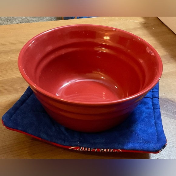 Philadelphia Phillies handcrafted bowl holders (huggers) keep your hands safe. - Picture 2 of 8